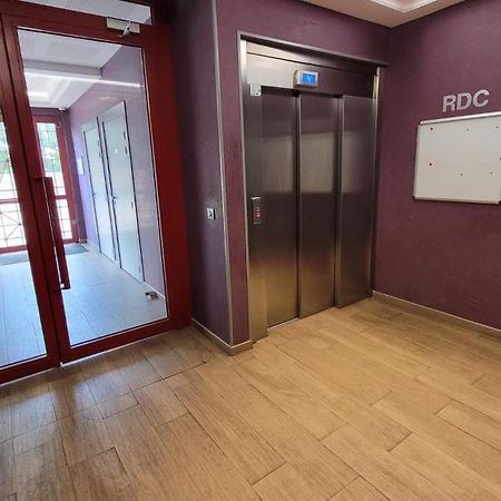 Apartamento Flat For 6 Persons 10 Minutes From Cdg Airport Le Blanc-Mesnil Exterior foto