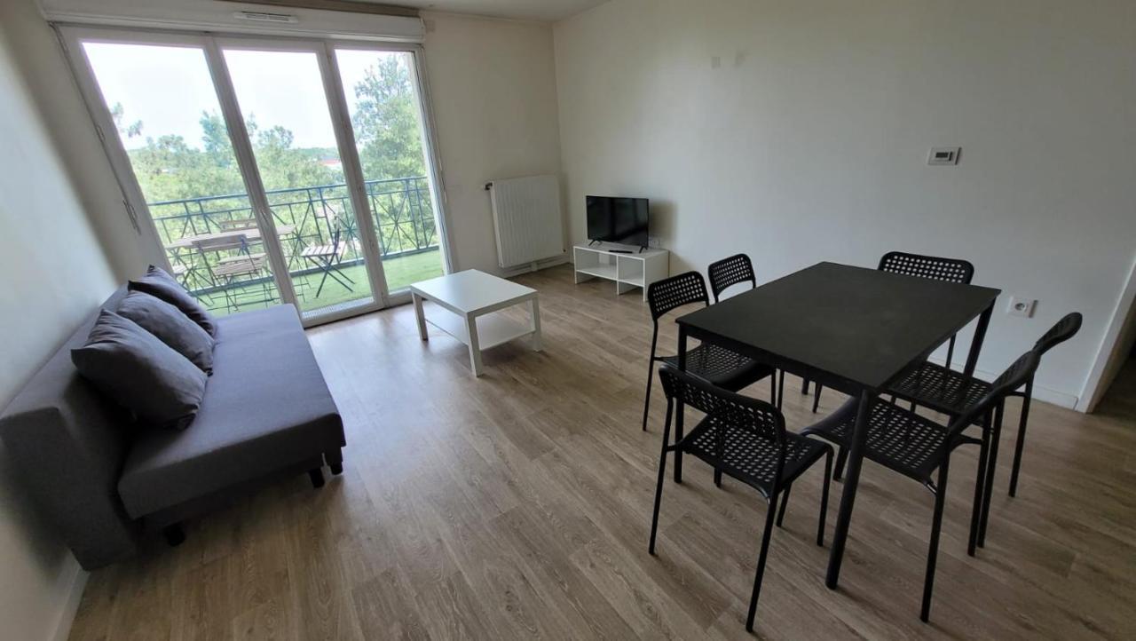 Apartamento Flat For 6 Persons 10 Minutes From Cdg Airport Le Blanc-Mesnil Exterior foto
